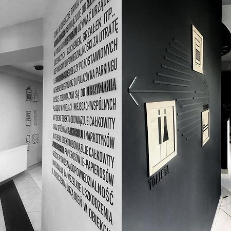 Wygodne Pokoje H16 Hostel Chorzow Bagian luar foto