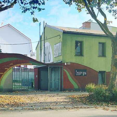 Wygodne Pokoje H16 Hostel Chorzow Bagian luar foto