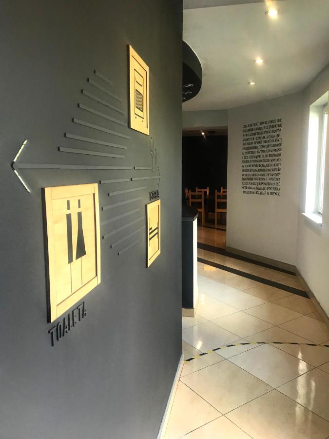 Wygodne Pokoje H16 Hostel Chorzow Bagian luar foto