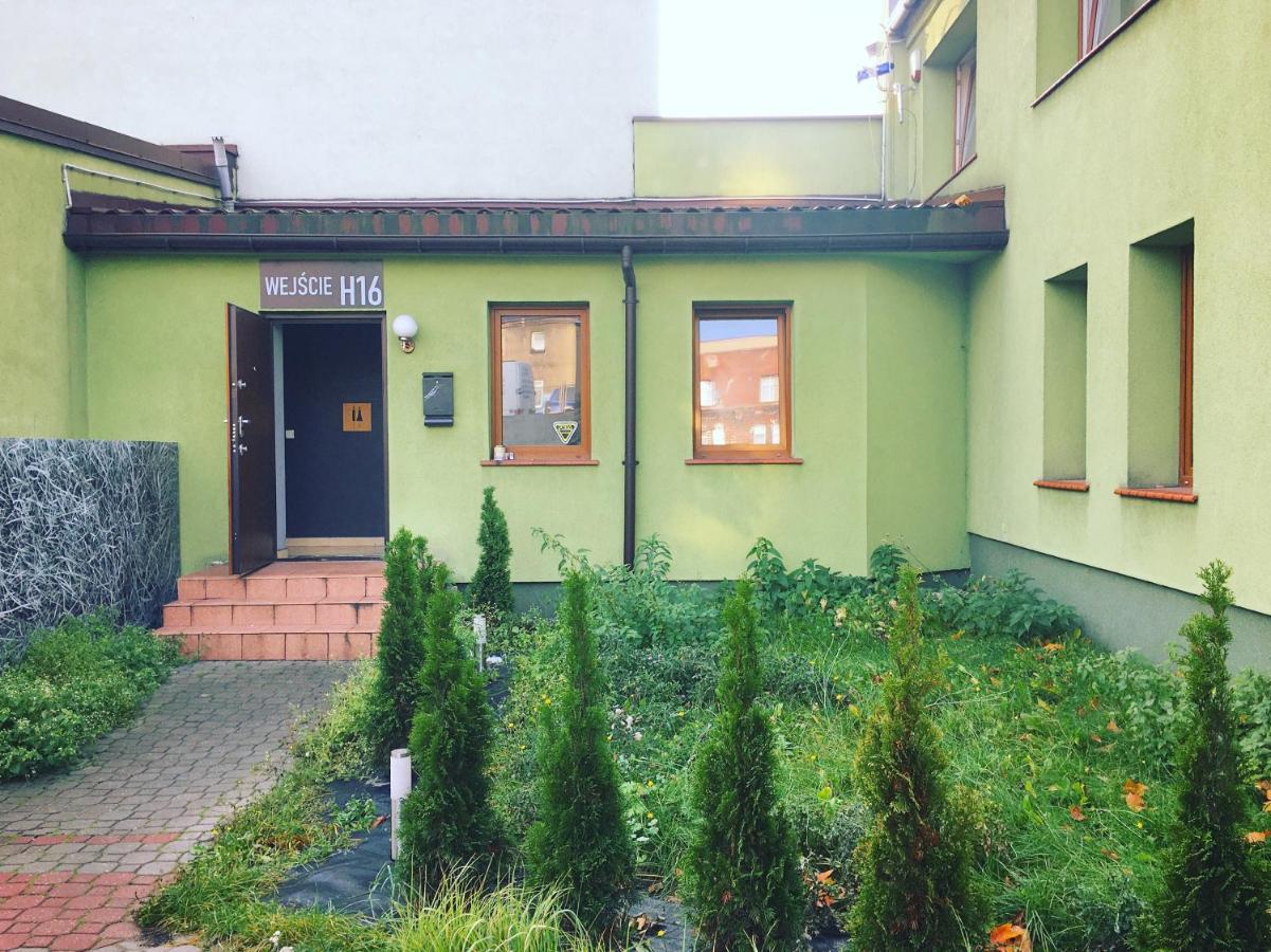 Wygodne Pokoje H16 Hostel Chorzow Bagian luar foto